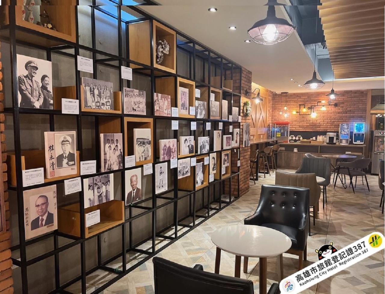 Hua Xiang Hotel - Zuoying Kaohsiung Bagian luar foto