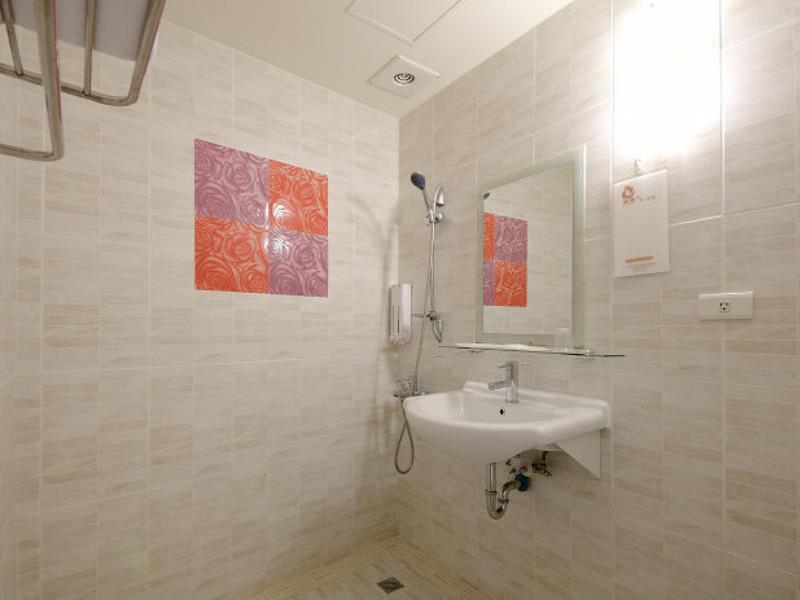 Hua Xiang Hotel - Zuoying Kaohsiung Bagian luar foto